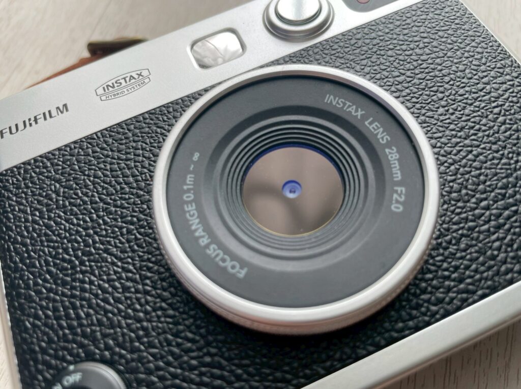 チェキinstax mini Evoのレンズダイヤルとフィルムダイヤル