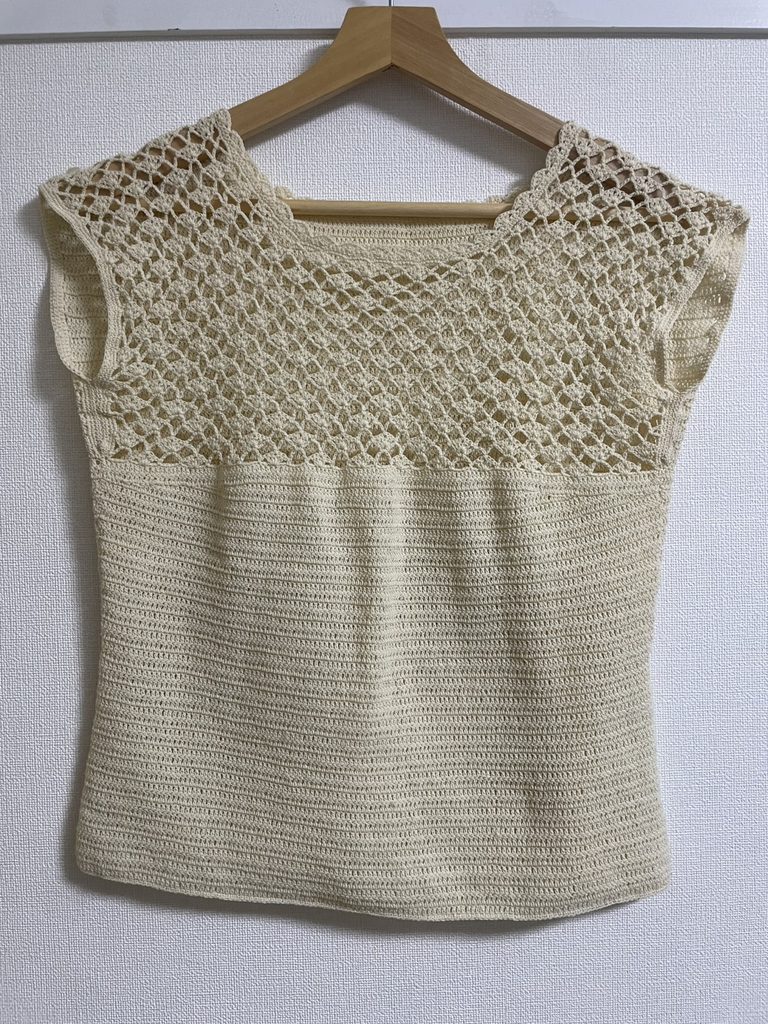 クリーム色の70sヴィンテージサマーニット前面